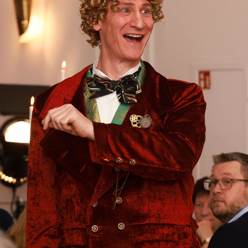 Sir John triumphiert